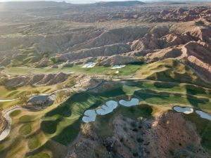 Wolf Creek 14th Back Aerial